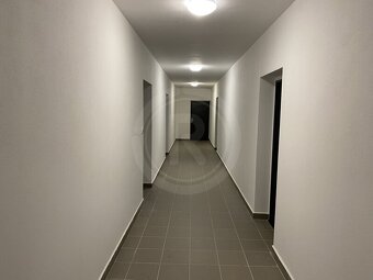 PRODEJ PŘÍZEMNÍHO BYTU 1+KK, U AREÁLU, TÁBOR - 8