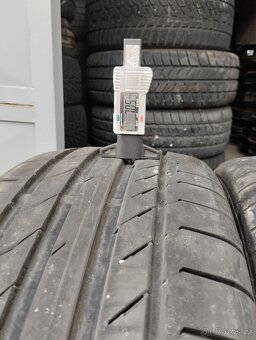 Continental 235/60 R18 - 8
