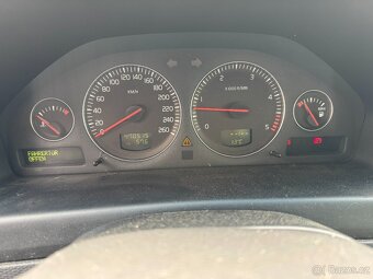 Volvo S60 D5 136kW + nová STK , závada - 8