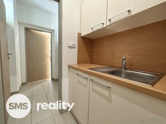 Obchodní či kancelářský prostor k pronájmu v blízkosti centr - 8