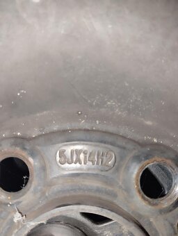 4 ks pneu 165/70 R14 81T s plech. diskem 5JX14H2 - 8