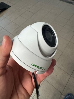 IP kamerový systém SecuriaPro - 8