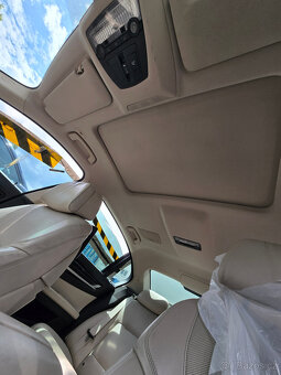 BMW F02 750Li díly - 8