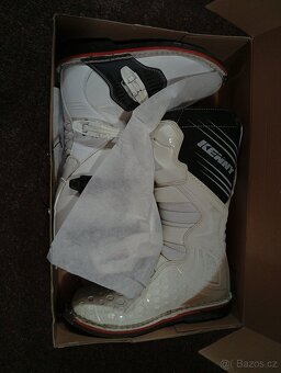 MOTOCROSSOVE BOTY KENNY TRACK - 8