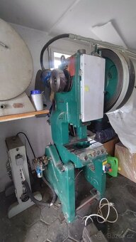 PRODÁM  LIS  -  KOMPLET - 8