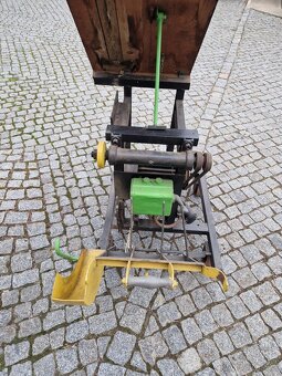 pila na dřevo -cirkulárka + kolíbka - 8