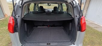 Peugeot 5008 - 8