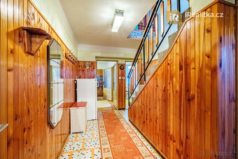 Velký rodinný dům s garáží, terasou a zahradou - Třemošnice - 8