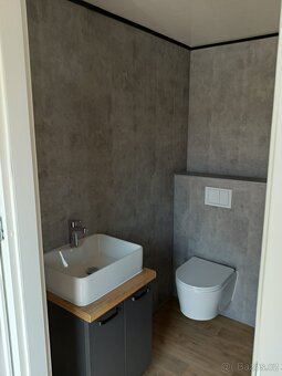 Obytný kontejner 13×3 m – izolovaný, připravený k použití - 8