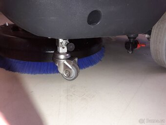 Podlahový mycí stroj Nilfisk BA 410 - 8