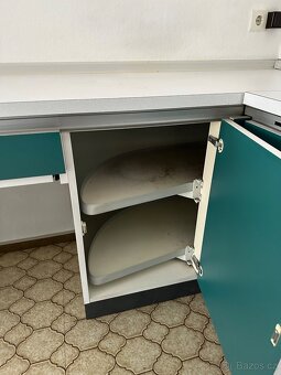 Retro zelená kuchyňská linka - 8