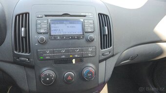 HYUNDAI i30 1,4 i CVVT TRIKOLOR - 8