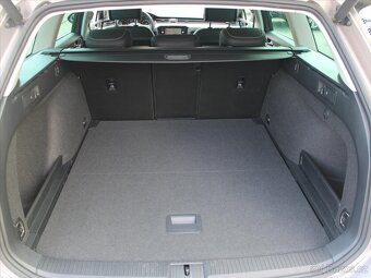 Volkswagen Passat 2,0 TDi 140kW 4x4 DSG R-line ČR CR 4Motion - 8