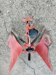 Vari oboustranný pluh APH-352 + nastavovací těleso NT-3 - 8