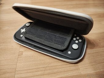 Nintendo switch Lite - 8