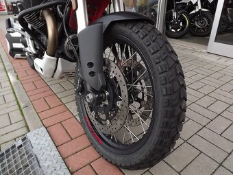 Moto Guzzi V85 TT - 8