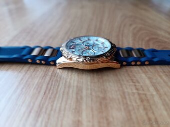 Hodinky Guess se silikonovým řemínkem - 8