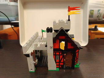LEGO Castle 6067 Guarded Inn - 8