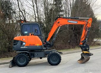 Kolový bagr Doosan DX57W ROTOTILT - 8