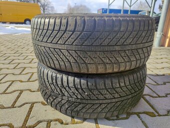 Celoroční pneu 205/55/16 profil 4.5mm. Cena za kus 300,- kč. - 8