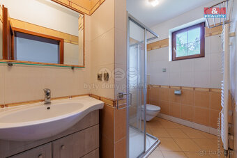 Prodej rodinného domu, 221 m², Nová Role, ul. Mezirolí - 8