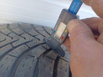 Alu kola Škoda 5x112, obuté zimní 215/60/16 99H ET37 Falken - 8