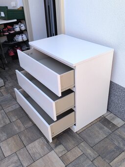 Prodám komodu IKEA MALM - 8