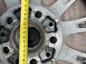 ALU kola 18" : 8Jx18H2 IS30(et30) + snímač tlaku - 8