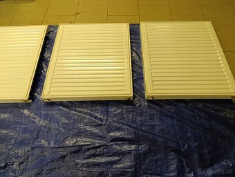 4 ks deskových radiátorů - 8