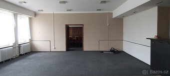 Dům vhodný k podnikaní + bydleni.Pozemek 1820m2. - 8