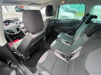 Peugeot 308 - 8