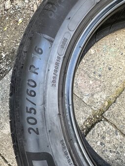 Použité letní pneu: 205/60/R16 - 4 kusy - 8