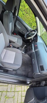 Škoda Octavia combi I 1.6 - 8