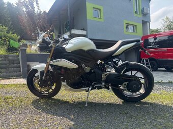 Triumph speed triple 1050 - 8