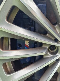 BMW 750i 4.4 V8 bi-turbo F01 2009 - 8