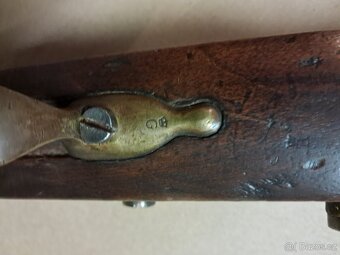 křesadlová pistole - 8