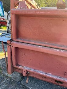 sklápěcí korba T815 - 8