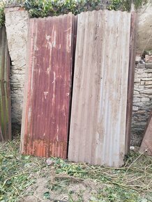 Rozebraná plechová kůlna - 8