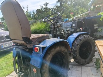 KLOUBOVÝ MALOTRAKTOR 4X4 - 8