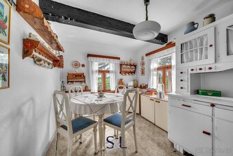 Historický rodinný dům s charakterem chalupy z 18. století – - 8