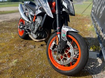 KTM 890 Duke R 2022 - 8
