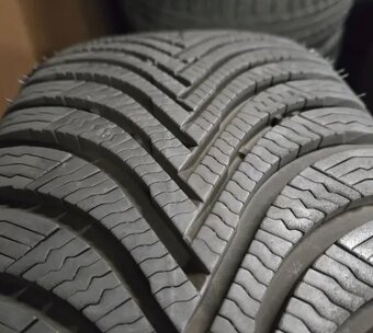 16 VOLKSWAGEN T-ROC 5x112 ET43 6J + 205/60 R16 92Hv - 8