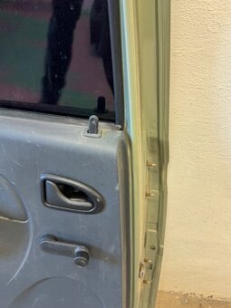 Dacia Logan, LZ dveře - 8