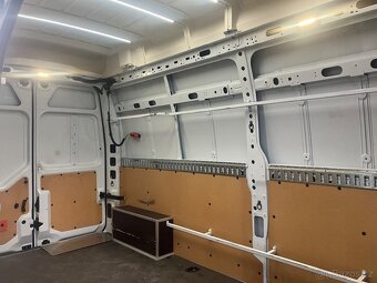 Movano - 8