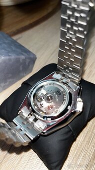 Prodám nové hodinky Seiko sport 5 GMT - 8