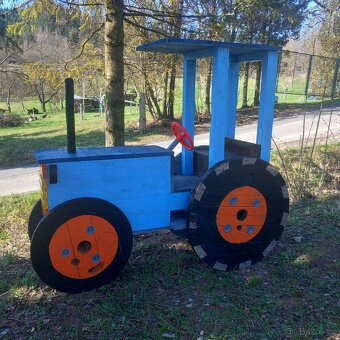 Dřevěný zahradní traktor - 8