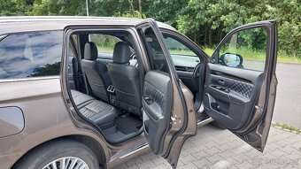 MITSUBISHI OUTLANDER 2.4 PHEV 4x4-2019-45600KM - 8