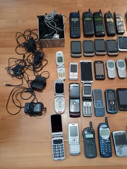 Sbírka starých telefonů viz foto - 8