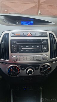 Hyundai i20 1,2 16v 62kw rv.11/2012 - 8