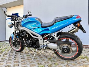 Triumph speed triple 955i - 8